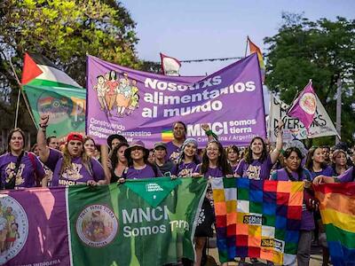 8M: "Sin la tierra y el agua en nuestras manos, el hambre avanza"