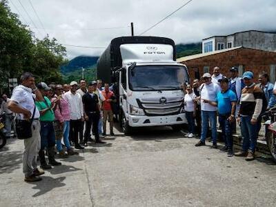 Camión entregado por la ADR a CORTIPAZ, para el transporte el cacao a las plantas de transformación.