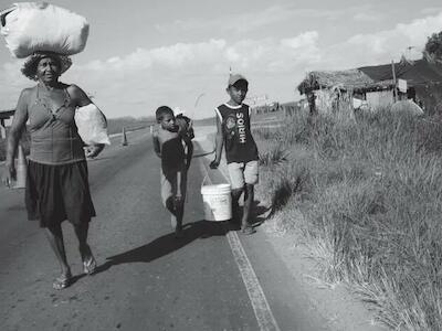 - Do acampamento à conquista da terra, imagens retratam a ousadia das famílias do MST - Julia Mariano