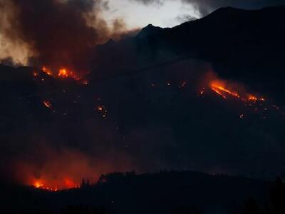 El fuego en Epuyén arrasó con 2.700 hectáreas. Foto: Marcelo Martinez / Patagonia.