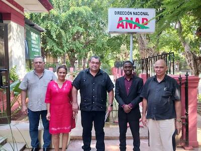 Revista de la Asociación Nacional de Agricultores Pequeños: Intercambio Jamaica / Cuba