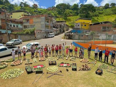 Plantio Solidário doa mais de 1 tonelada de alimentos em bairro de Juiz de Fora (MG)